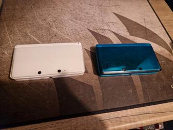 nintendo 3ds blauw en wit beschikbaar voor biedingen