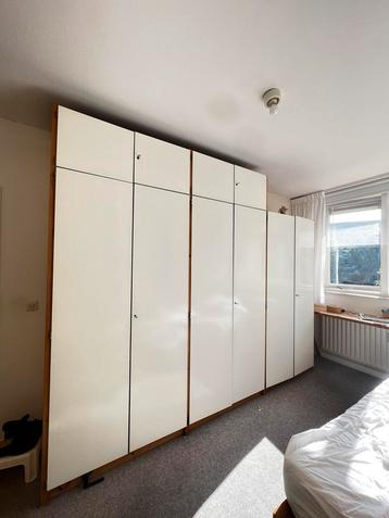 Prachtige vintage kleding kast