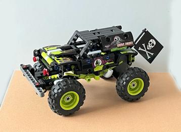 Lego Technic no. 42118: Monster Jam Grave Digger beschikbaar voor biedingen
