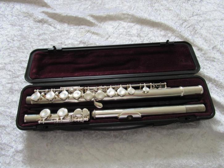 Yamaha 211 dwarsfluit, Muziek en Instrumenten, Blaasinstrumenten | Dwarsfluiten en Piccolo's, Zo goed als nieuw, Dwarsfluit, Met koffer of tas