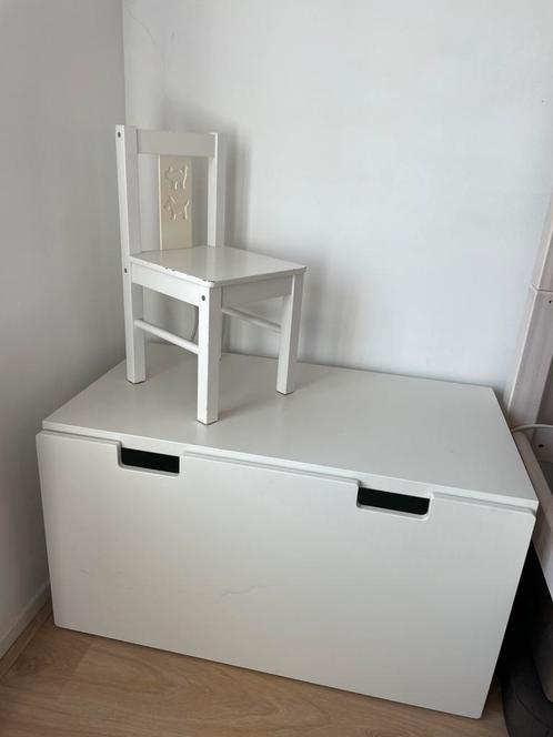 IKEA ladenkast met stoeltje, Kinderen en Baby's, Kinderkamer | Commodes en Kasten, Zo goed als nieuw, Minder dan 90 cm, 75 tot 100 cm