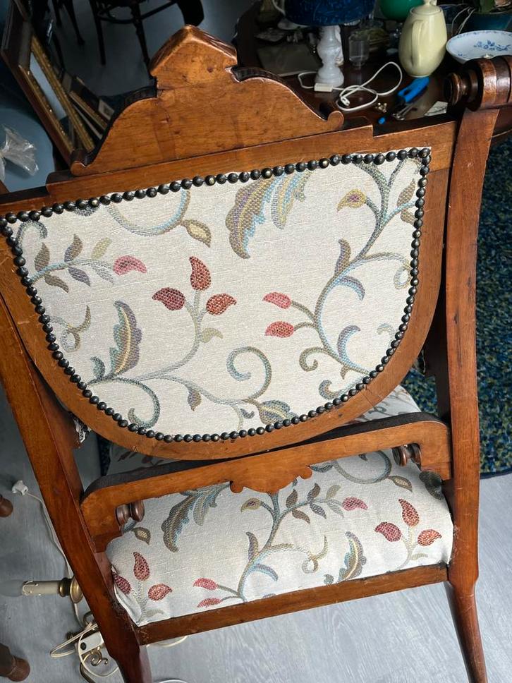 Antiek Damesstoeltje met Gobelin Bloemenpatroon, Antiek en Kunst, Antiek | Meubels | Stoelen en Banken, Ophalen