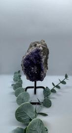 Hele mooie amethist op standaard, Verzamelen, Mineralen en Fossielen, Ophalen of Verzenden, Mineraal