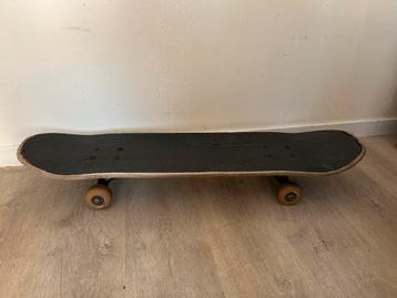 Skateboard beschikbaar voor biedingen