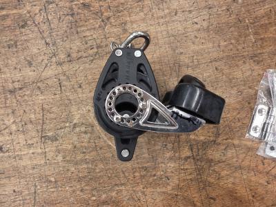 Harken tripple blok gelagerd 57C, Watersport en Boten, Bootonderdelen, Gebruikt