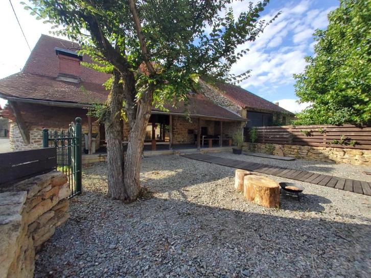 Ruim en comfortabel Vakantiehuis midden Frankrijk te huur, Vakantie, Vakantiehuizen | Frankrijk, Loire, Boerderij of Cottage, Dorp