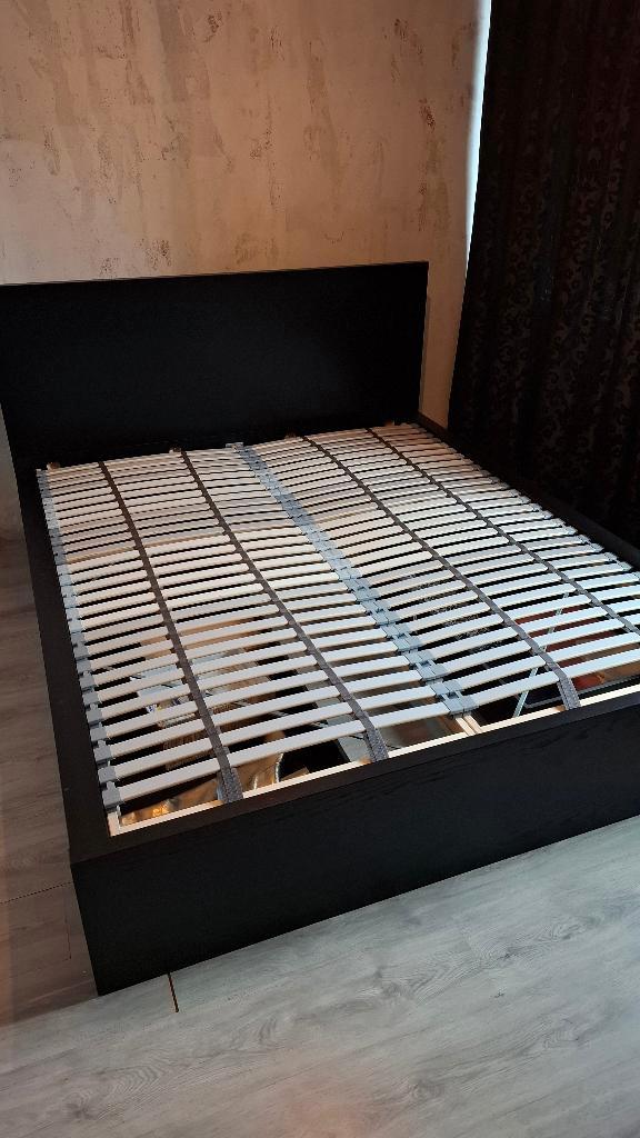Bed zwartbruin Ikea Malm 160x200, Huis en Inrichting, Slaapkamer | Bedden, Zo goed als nieuw, Tweepersoons, 160 cm, 200 cm, Hout