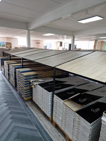 PVC VOOR VLOER EN TRAP VOORDELIG BIJ A.R. VLOERENSERVICE. beschikbaar voor biedingen