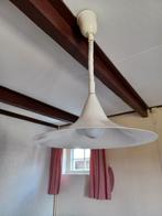 hanglamp trompetlamp heksenhoed lamp wit metaal vintage, Ophalen of Verzenden, Gebruikt, Metaal, Minder dan 50 cm