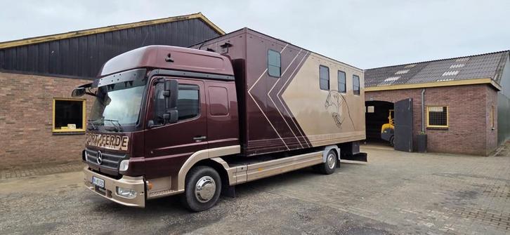 Mercedes Atego 4-paards paardenvrachtwagen, Auto's, Vrachtwagens, Bedrijf, 360° camera, ABS, Achteruitrijcamera, Airconditioning