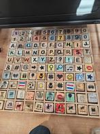 Houten letters in bak + 600 stuks, Ophalen of Verzenden, Gebruikt, Materiaal