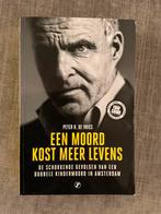 Ee moord kost meer levens Peter R de Vries, Boeken, Ophalen of Verzenden, Zo goed als nieuw