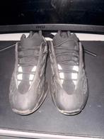 Yeezy 700 V3, Kleding | Heren, Schoenen, Zwart, Ophalen of Verzenden, Sneakers of Gympen, Zo goed als nieuw