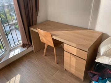 Good-as-new IKEA desk (MALM) beschikbaar voor biedingen