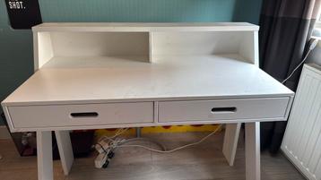 Bureau gratis ophalen beschikbaar voor biedingen