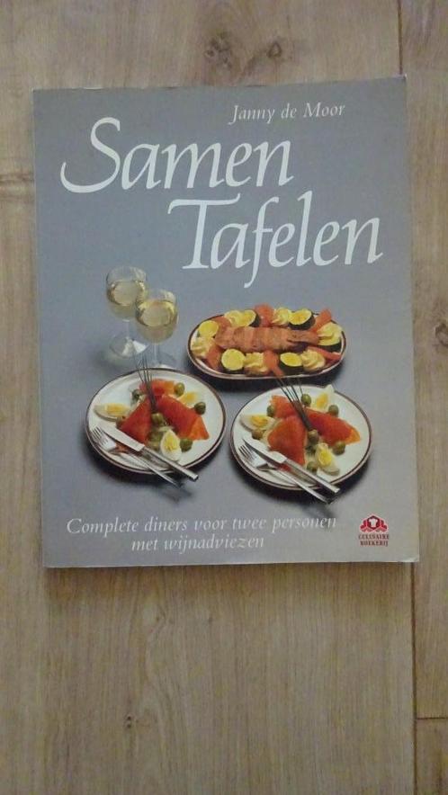 Samen tafelen Janny de Moor 1988, Boeken, Kookboeken, Zo goed als nieuw, Hoofdgerechten, Taart, Gebak en Desserts, Nederland en België