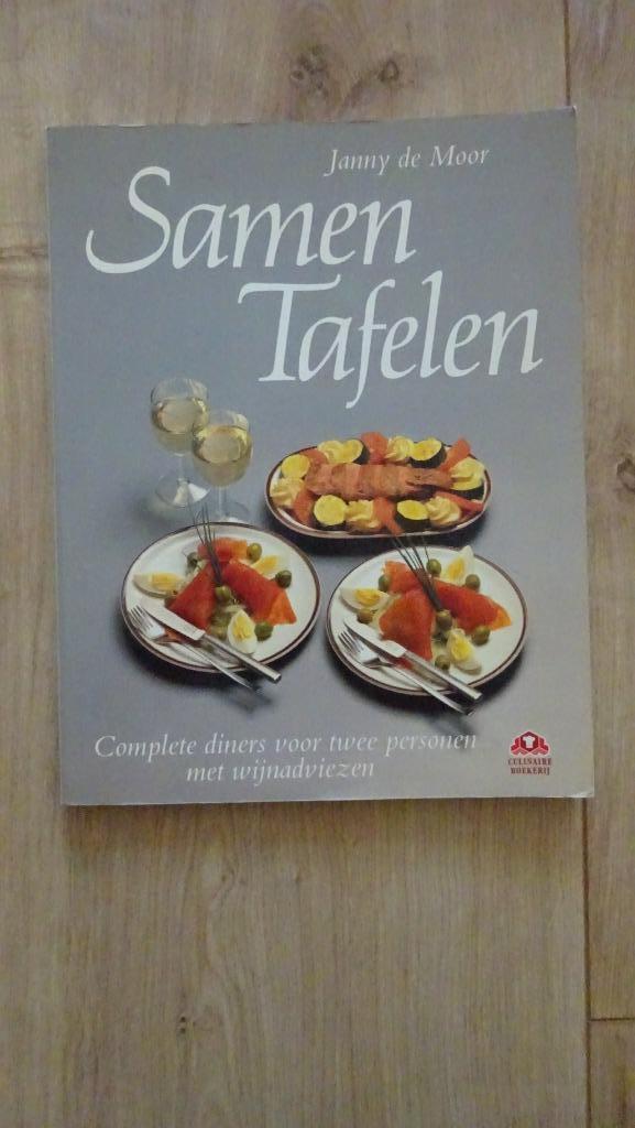 Samen tafelen Janny de Moor 1988, Boeken, Kookboeken, Zo goed als nieuw, Hoofdgerechten, Taart, Gebak en Desserts, Nederland en België