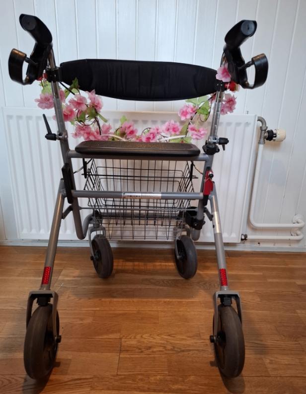 Rollator Cristallo, Diversen, Rollators, Gebruikt, Lichtgewicht, Opvouwbaar, Ophalen
