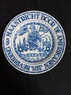 HERDENKINGSBORD BEVRIJDING MAASTRICHT  PETRUS REGOUT, Antiek en Kunst, Antiek | Wandborden en Tegels, Ophalen of Verzenden