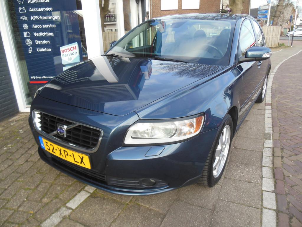 Volvo S40 1.8 Edition I prijs incl nieuwe apk trekhaak, Auto's, Voorwielaandrijving, Stof, Gebruikt, Zwart