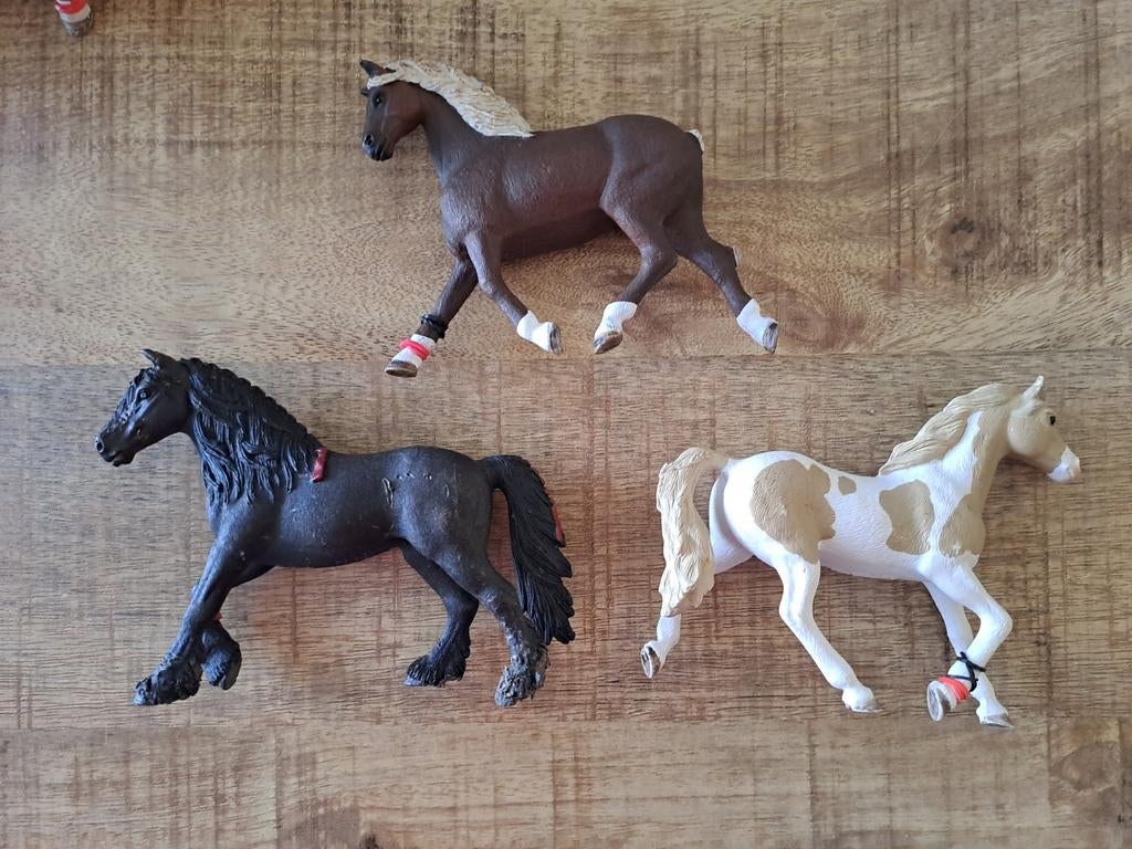 Schleich paarden - beschadigd, Verzamelen, Dierenverzamelingen, Ophalen of Verzenden, Gebruikt