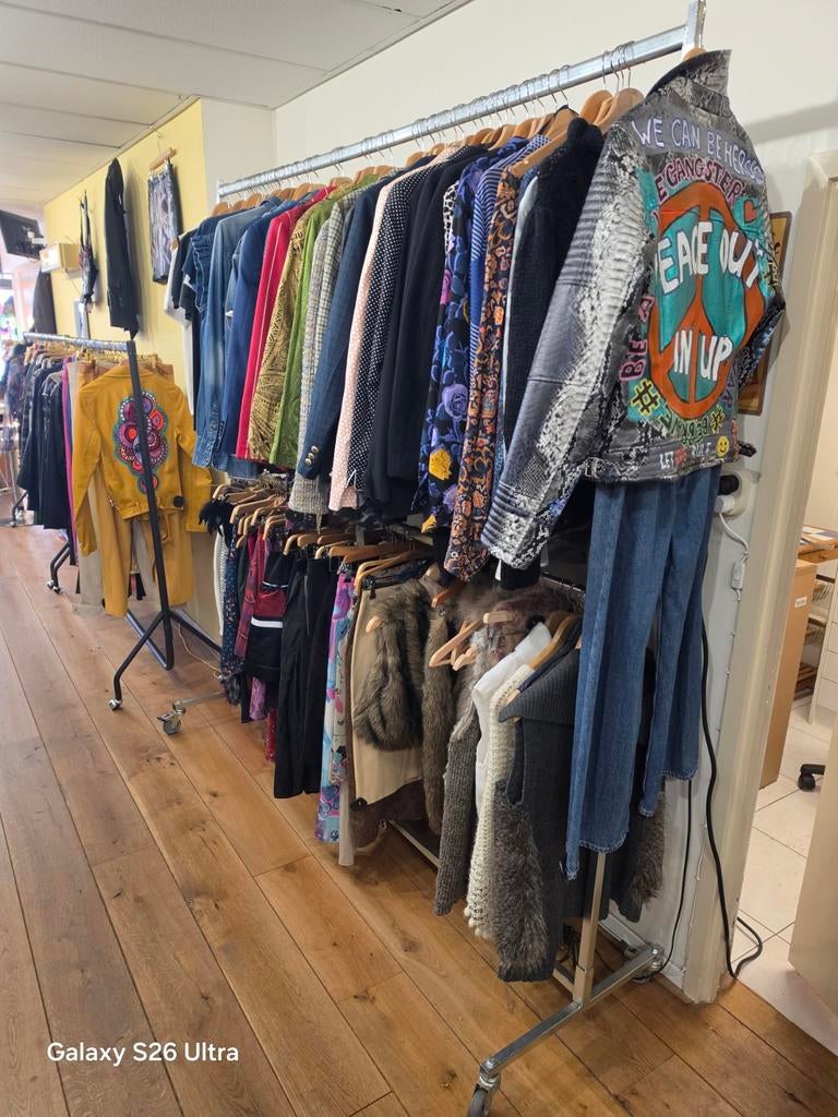 Kledingrek dubbel , ruimte besparend! Op wielen, Ophalen, Zo goed als nieuw