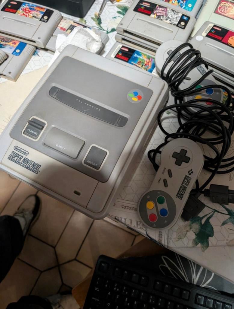 SNES PAL Console met 8 games en Action Replay MK2, Gebruikt, Overige genres, 2 spelers, Eén computer