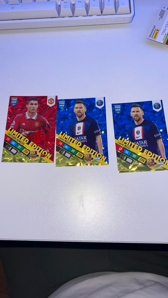 Fifa365 limited , messi en ronaldo, Hobby en Vrije tijd, Stickers en Plaatjes, Zo goed als nieuw, Meerdere plaatjes, Ophalen of Verzenden