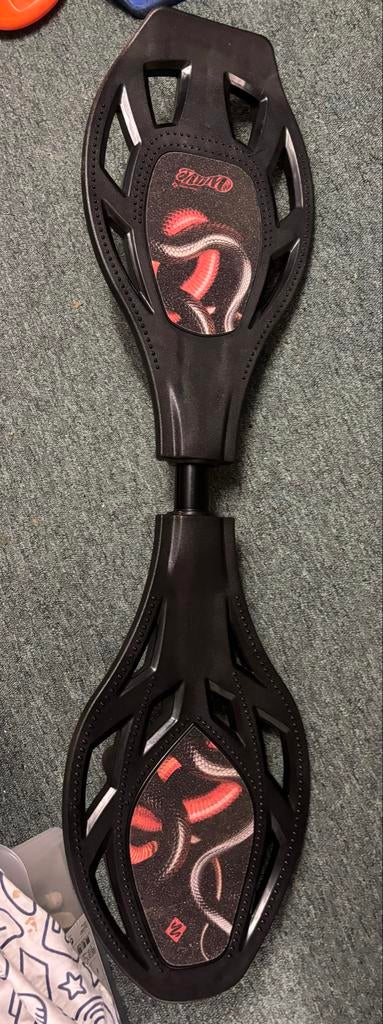 Waveboard met slangendesign, Ophalen, Zo goed als nieuw, Waveboard