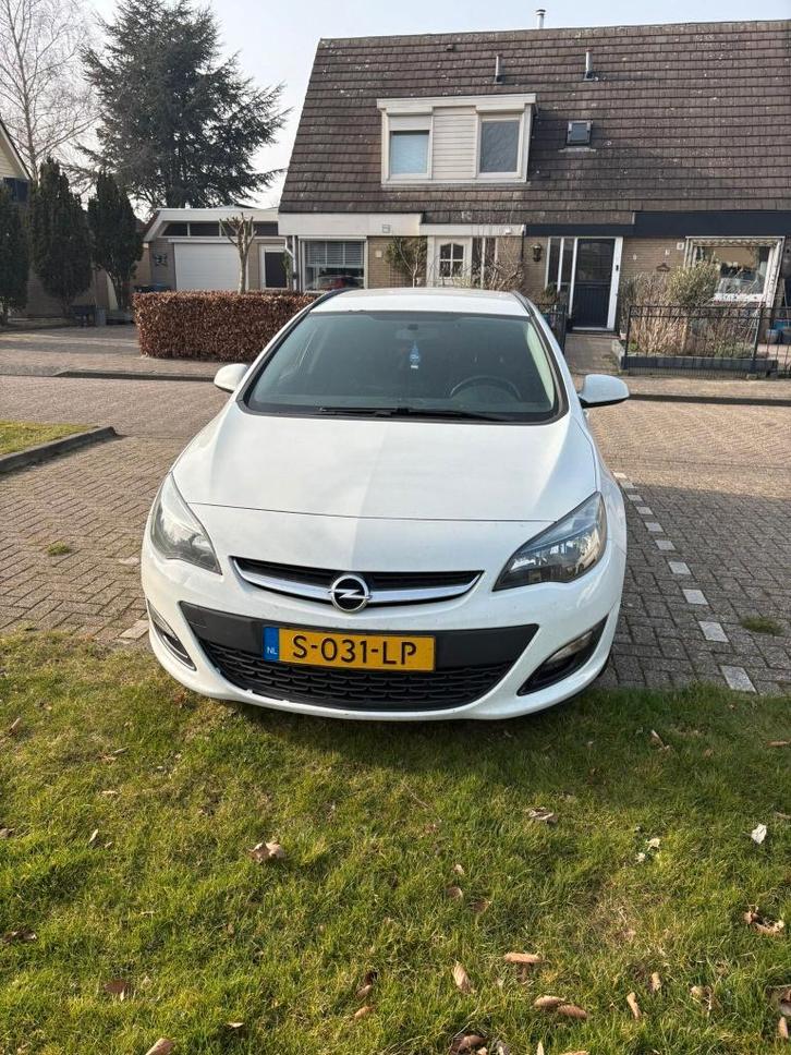 Nette Opel Astra 1.4 Turbo 103KW ST 2013 Wit, Auto's, Opel, Particulier, Astra, Airbags, Airconditioning, Android Auto, Apple Carplay