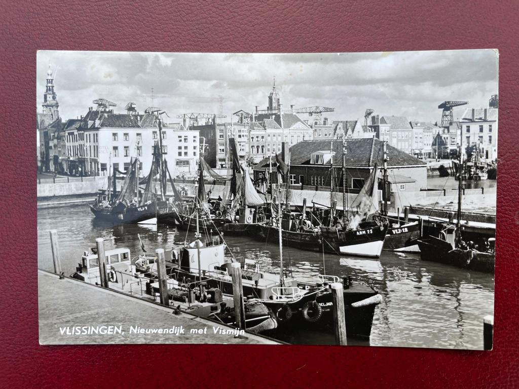ansichtkaart van Vlissingen ; Nieuwendijk met vismijn., Verzenden, 1960 tot 1980, Zeeland