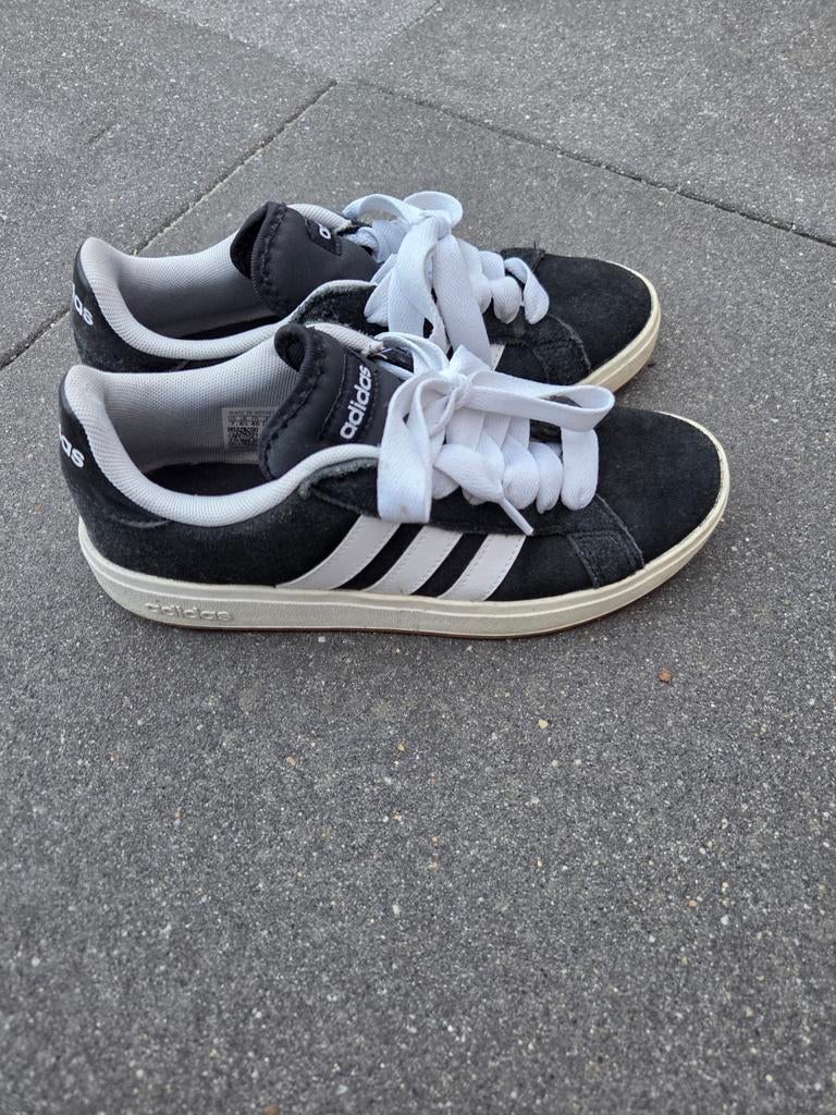 Adidas sneaker, Kinderen en Baby's, Kinderkleding | Schoenen en Sokken, Adidas, Jongen of Meisje, Schoenen, Ophalen of Verzenden