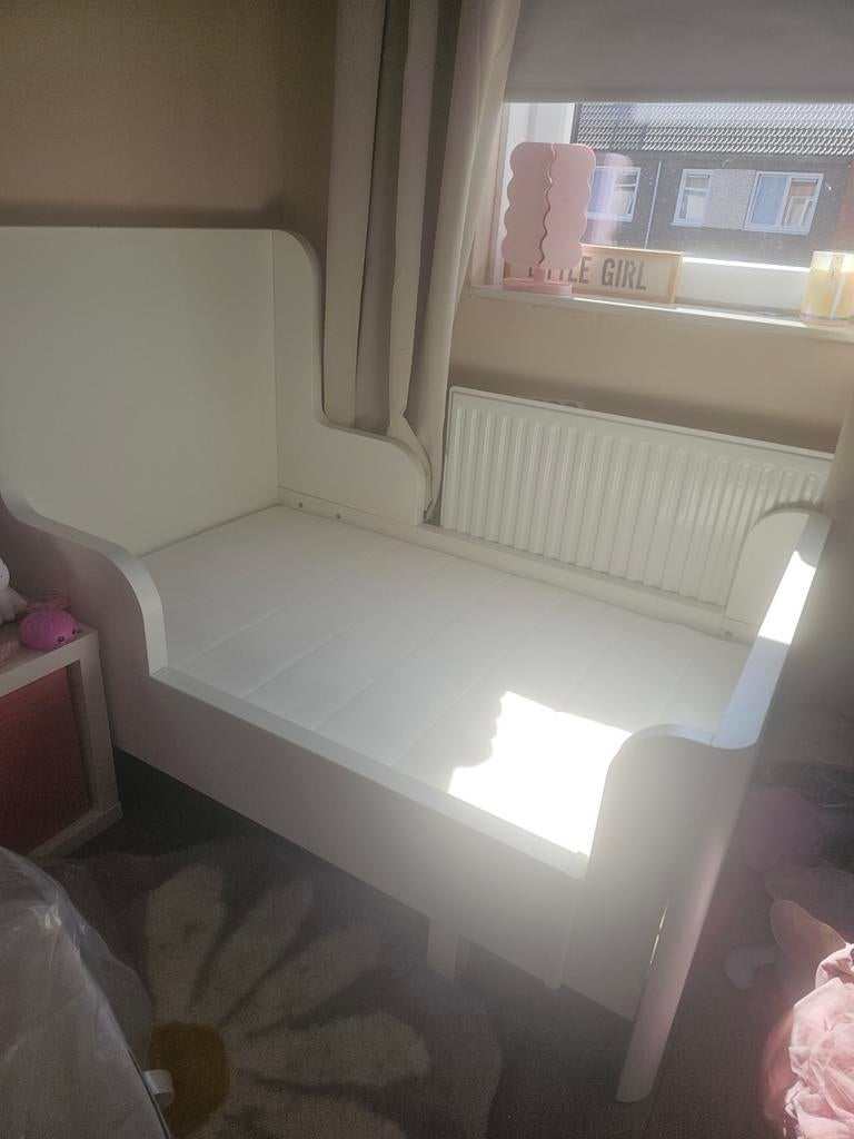 IKEA BUSUNGE uitschuifbaar kinderbed met matras, Ophalen
