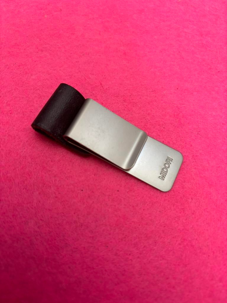 Midori travelers notebook pen clip leer bruin, Diversen, Notitieboeken, Ophalen of Verzenden, Zo goed als nieuw