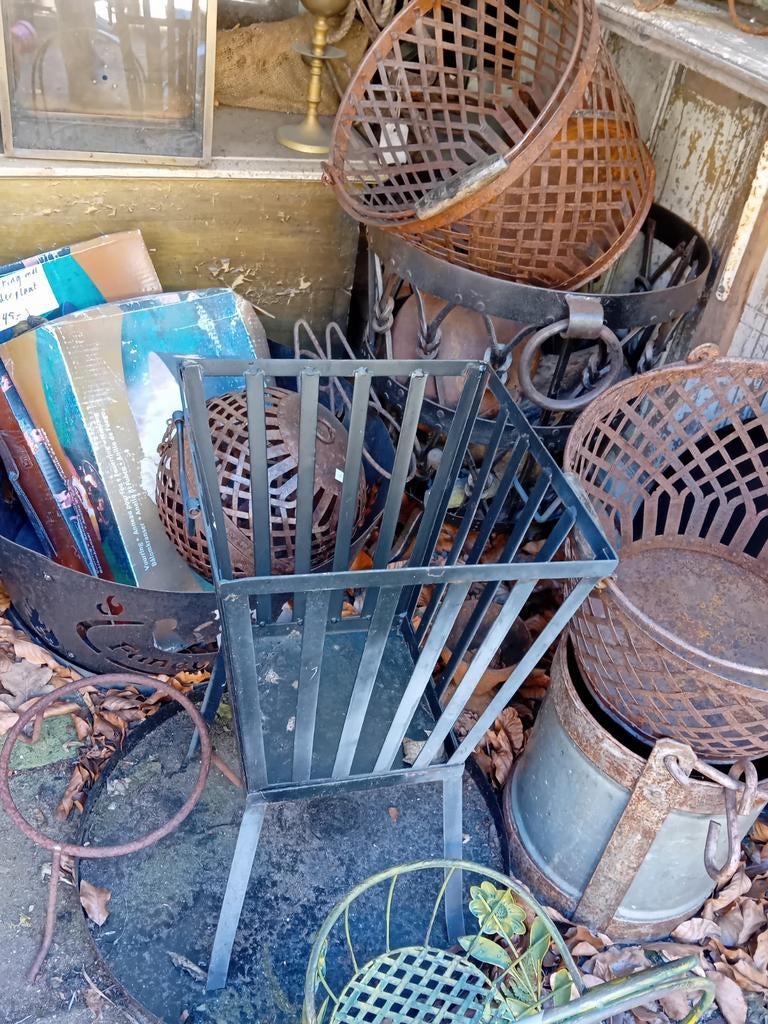Vuurkorf vuurschaal met driepoot en grillrooster en andere.., Tuin en Terras, Houtskoolbarbecues, Ophalen, Gebruikt, Onbekend
