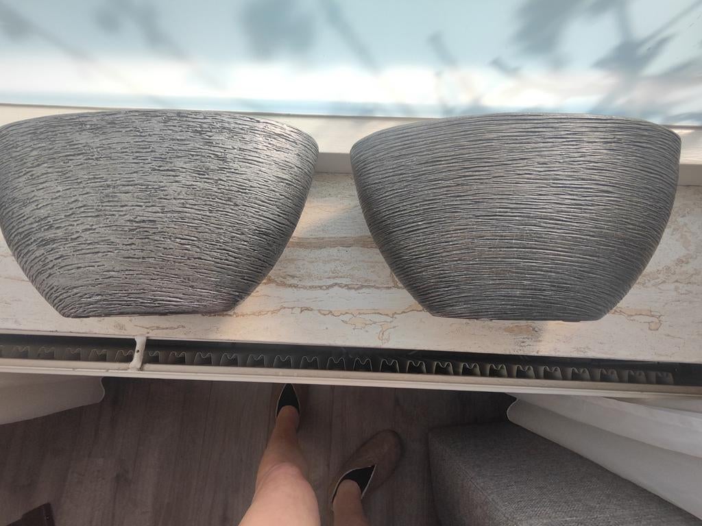 Bloempotten zilver zwart ovaal, Ophalen of Verzenden, Overige vormen, Aardewerk, Minder dan 40 cm