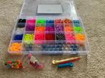 Grote doos Loom Bands met accessoires, Ophalen of Verzenden, Gebruikt, Materiaal