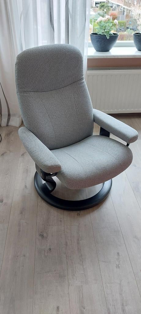 Fauteuil Stressless Garda stof lichtgrijs, Ophalen, 75 tot 100 cm, Zo goed als nieuw, Stof