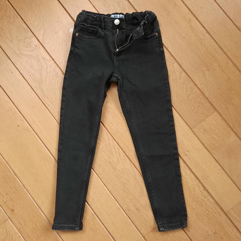 Zara spijkerbroek zwart maat 128, Kinderen en Baby's, Kinderkleding | Maat 128, Broek, Ophalen of Verzenden, Zo goed als nieuw