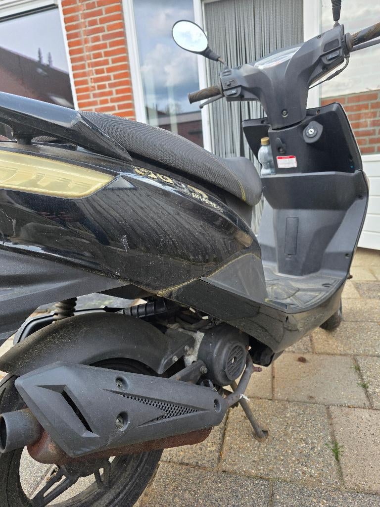 Gebruikte scooter START NIET WEGENS LANG STILSTAND, Fietsen en Brommers, Snorfietsen en Snorscooters, Ophalen, Gebruikt, Kymco