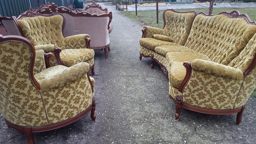 Barok banken en fauteuis, Ophalen