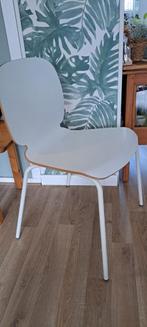 Witte stoelen, Ophalen, Wit