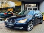 BMW 5-serie Touring 525i Leer*Xenon*Pdc*Stoelvwrmng, Auto's, Gebruikt, 2000 kg, Blauw, 2996 cc