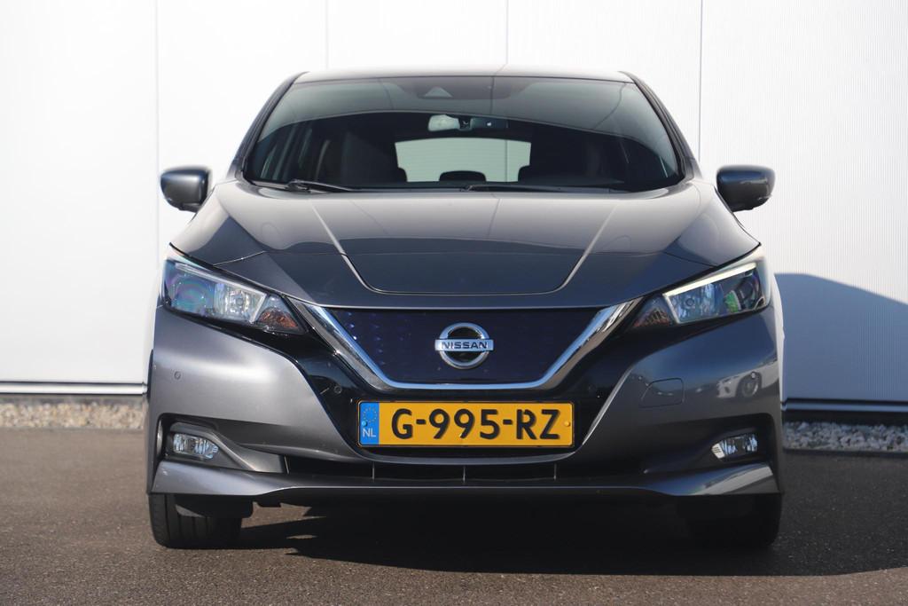 Nissan LEAF N-Connecta 40 kWh Trekhaak Navigatie 360 Camera, Auto's, Stof, Gebruikt, Origineel Nederlands, Verwarming stoelen achter