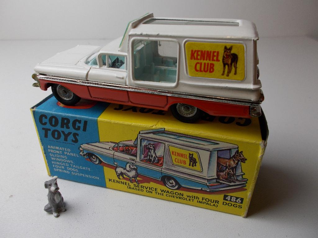 1967 Corgi Toys 486 KENNEL SERVICE WAGON IMPALA + DOOSJE!, Ophalen of Verzenden, Zo goed als nieuw, Auto, Corgi