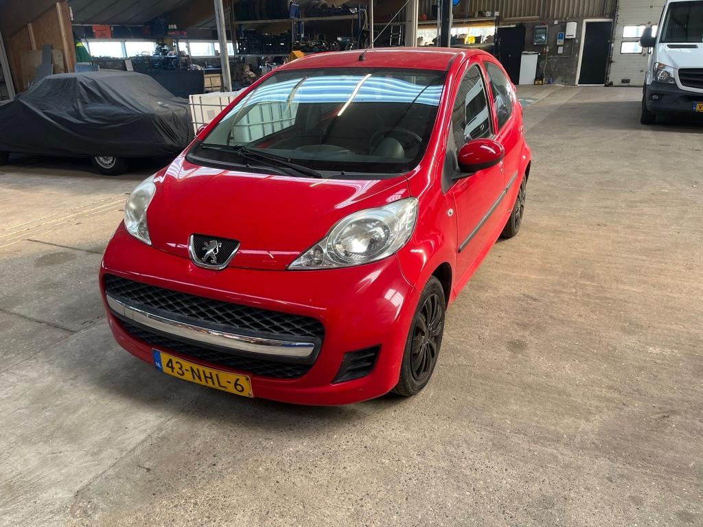 Peugeot 107 1.0 12V 5DR 2010 Rood, Voorwielaandrijving, 4 stoelen, 68 pk, Origineel Nederlands