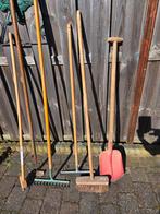 Diverse tuingereedschappen: hark, schop, bezem, Ophalen, Gebruikt, Hark