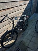 Heren en damesfiets. 2 fietsen om op te knappen., Ophalen of Verzenden, Gebruikt