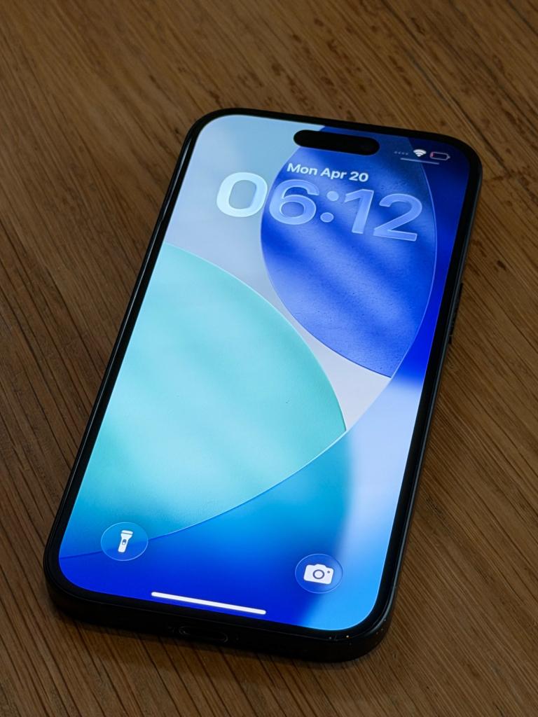 Prachtige iPhone 15 Black 128GB, met 91% batterijconditie!, Telecommunicatie, Mobiele telefoons | Apple iPhone, IPhone 15, Apple