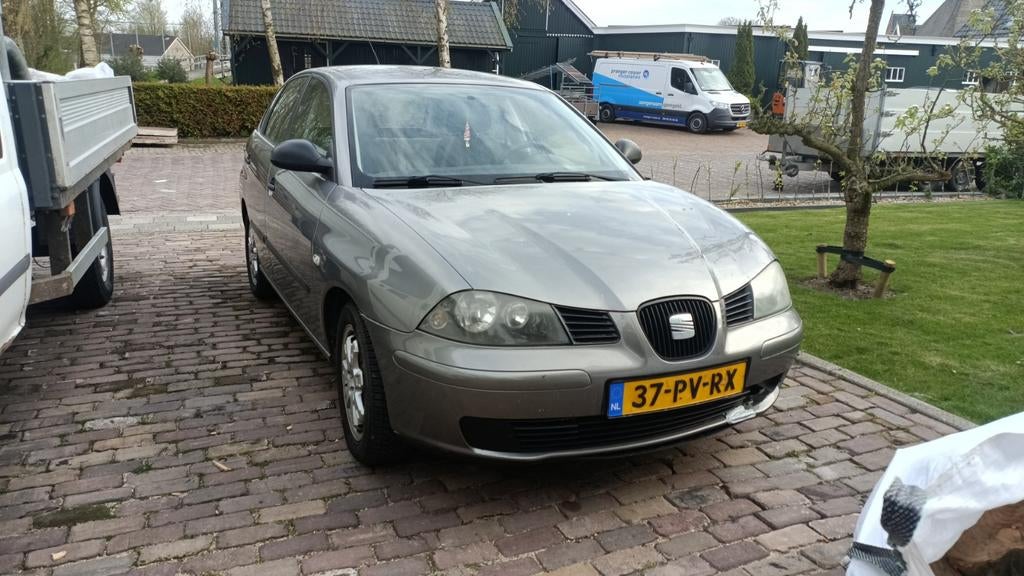 Seat Ibiza 1.4 16V 55KW AUT 2004 Grijs, Ophalen, Seat